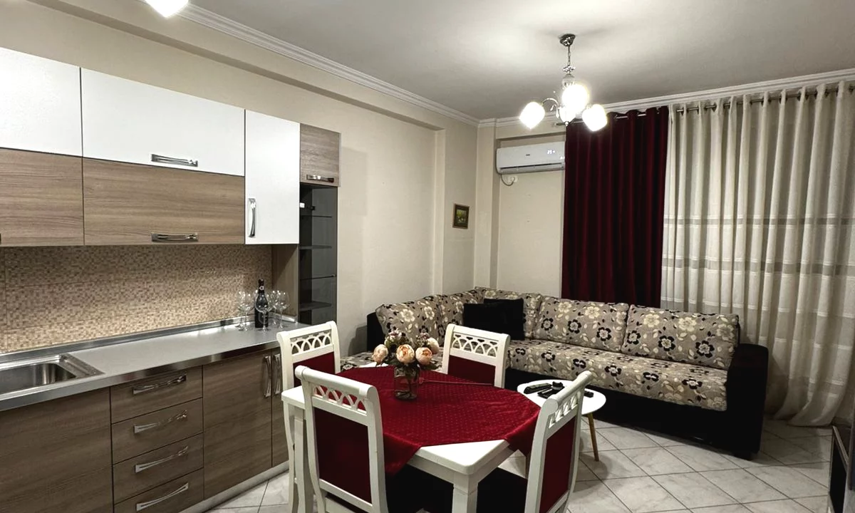 Shtepi me qera Apartament ne Tirane, 1+1, Mobilimi E mobiluar, Pagesa 45,000  Leke.