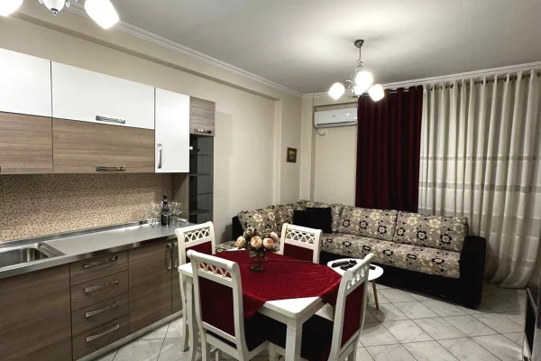 🏢Yzberisht,prane Big Market jepet me qera apartament 1+1,i mobiluar 45,000Leke