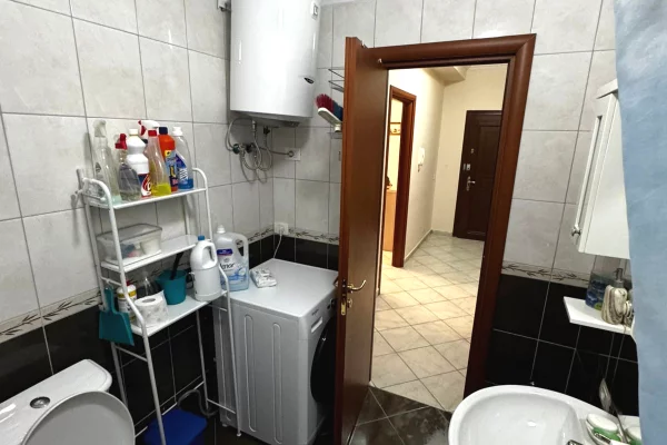Shtepi me qera Apartament ne Tirane, 1+1, Mobilimi E mobiluar, Pagesa 45,000  Leke.