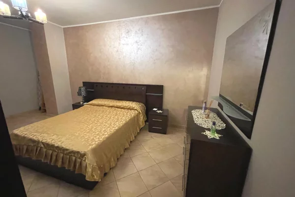 Shtepi me qera Apartament ne Tirane, 2+1, Mobilimi E mobiluar, Pagesa 700  Euro.