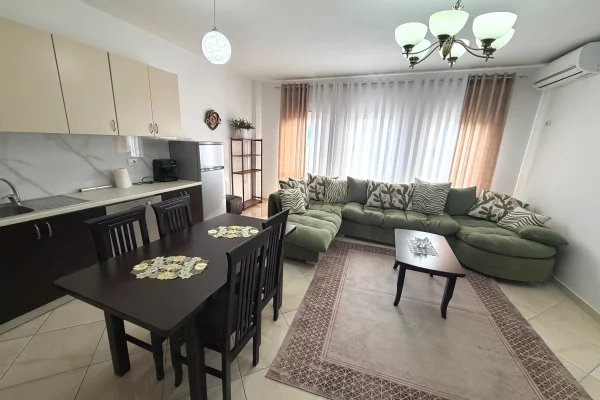 Shtepi me qera Apartament ne Tirane, 2+1, Mobilimi E mobiluar, Pagesa 700  Euro.