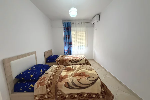 Shtepi me qera Apartament ne Tirane, 2+1, Mobilimi E mobiluar, Pagesa 700  Euro.