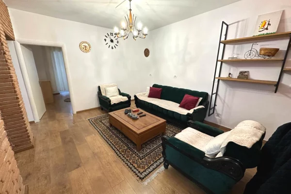Shtepi me qera Apartament ne Tirane, 1+1, Mobilimi E mobiluar, Pagesa 60,000  Leke.