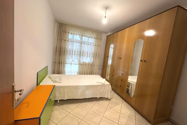 Shtepi me qera Apartament ne Tirane, 2+1, Mobilimi E mobiluar, Pagesa 40,000  Leke.