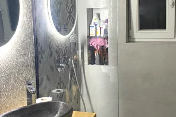 Shtepi me qera Apartament ne Tirane, 1+1, Mobilimi E mobiluar, Pagesa 750  Euro.