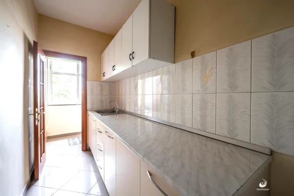 Shtepi me qera Apartament ne Tirane, 2+1, Mobilimi E mobiluar, Pagesa 60,000  Leke.