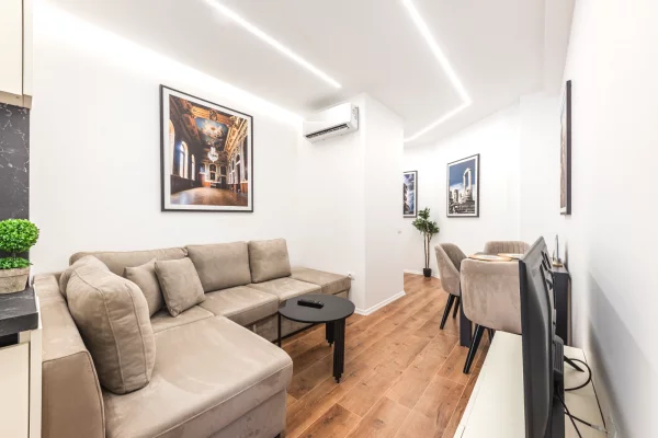 🏢Ne zonen e Myslym Shyritjepet me qera apartament ,1+1,i mobiluar.700Euro