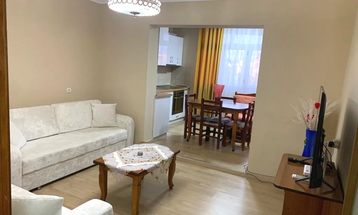Shtepi me qera Apartament ne Tirane, 1+1, Mobilimi E mobiluar, Pagesa 500  Euro.