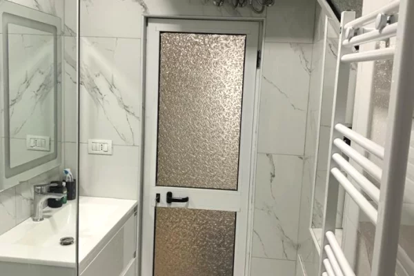 Shtepi me qera Apartament ne Tirane, 1+1, Mobilimi E mobiluar, Pagesa 500  Euro.