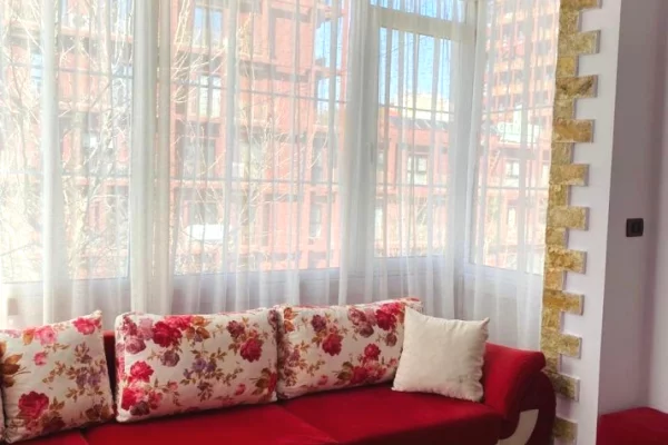 Shtepi me qera Apartament ne Tirane, 2+1, Mobilimi E mobiluar, Pagesa 600  Euro.