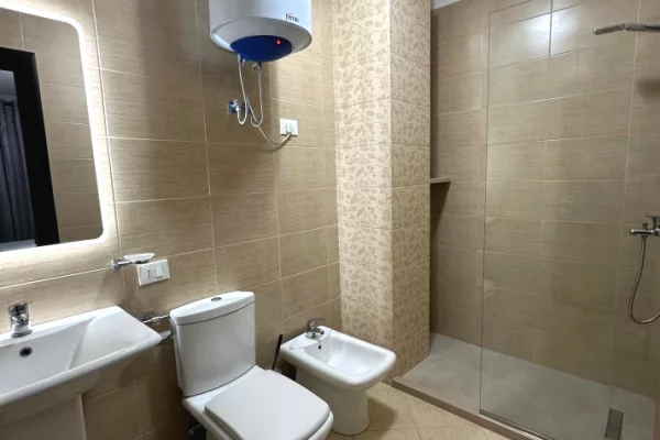 Shtepi me qera Apartament ne Tirane, 2+1, Mobilimi E mobiluar, Pagesa 80,000  Leke.