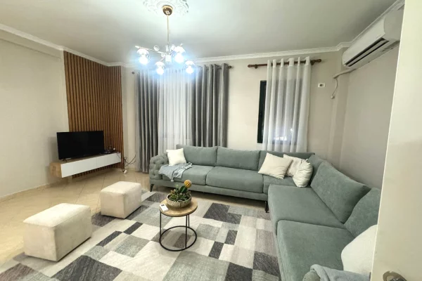 Shtepi me qera 2+1 ne Tirane - 70,000 Leke