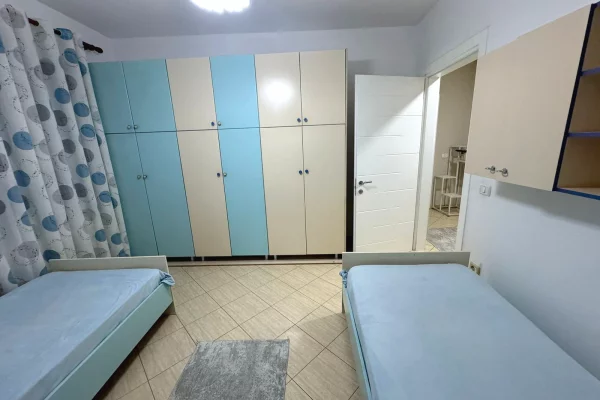 Shtepi me qera Apartament ne Tirane, 2+1, Mobilimi E mobiluar, Pagesa 70,000  Leke.