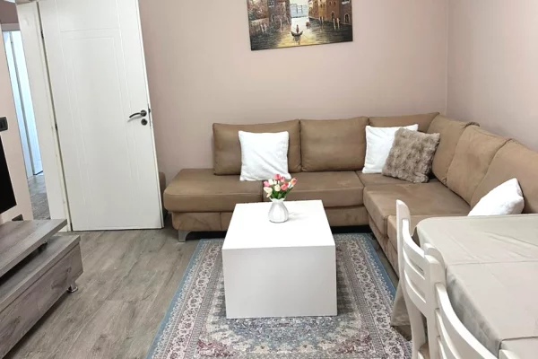 Shtepi me qera 2+1 ne Tirane - 650 Euro