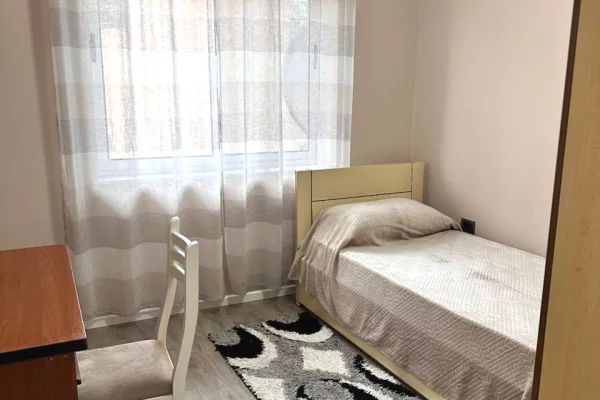 Shtepi me qera Apartament ne Tirane, 2+1, Mobilimi E mobiluar, Pagesa 650  Euro.