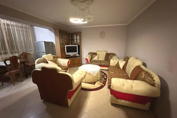 Shtepi me qera 1+1 ne Tirane - 50,000 Leke