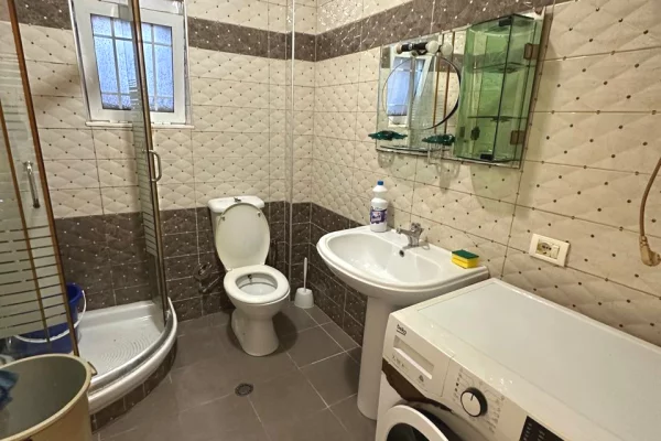 Shtepi me qera Apartament ne Tirane, 1+1, Mobilimi E mobiluar, Pagesa 50,000  Leke.