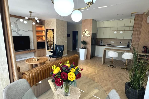 Shtepi me qera 2+1 ne Tirane - 1,500 Euro