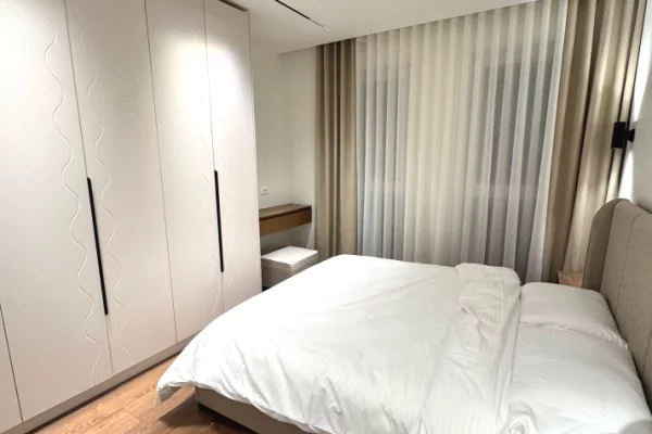 Shtepi me qera 2+1 ne Tirane - 900 Euro