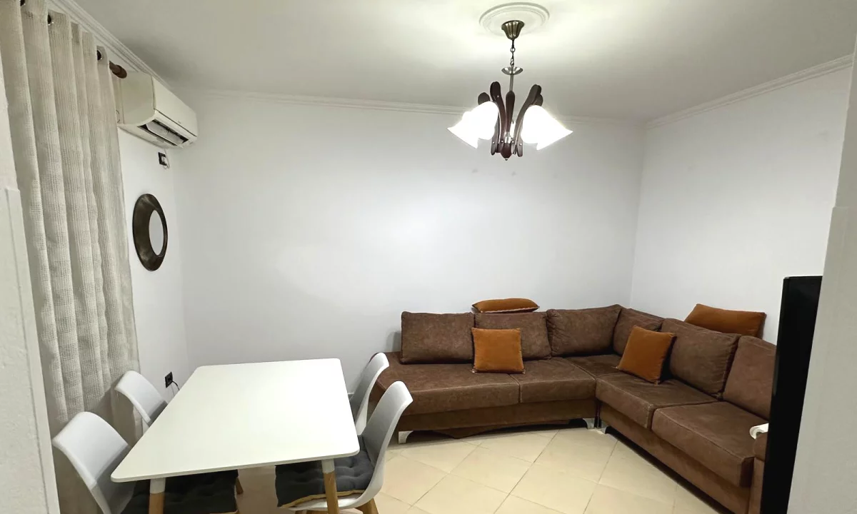 Shtepi me qera Apartament ne Tirane, 2+1, Mobilimi E mobiluar, Pagesa 55,000  Leke.