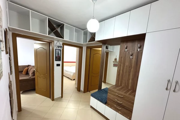 Shtepi me qera 2+1 ne Tirane - 55,000 Leke