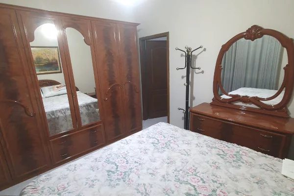 Shtepi me qera Vila Luksoze ne Tirane, 2+1, Mobilimi E mobiluar, Pagesa 60,000  Leke.