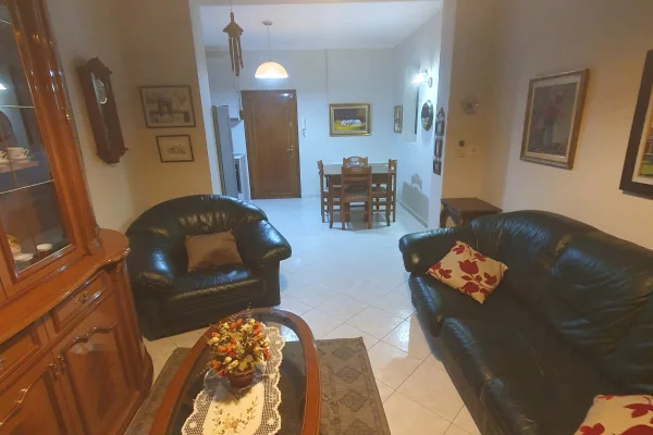 Shtepi me qera Vila Luksoze ne Tirane, 2+1, Mobilimi E mobiluar, Pagesa 60,000  Leke.