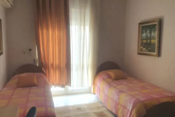 Shtepi me qera Vila Luksoze ne Tirane, 2+1, Mobilimi E mobiluar, Pagesa 60,000  Leke.