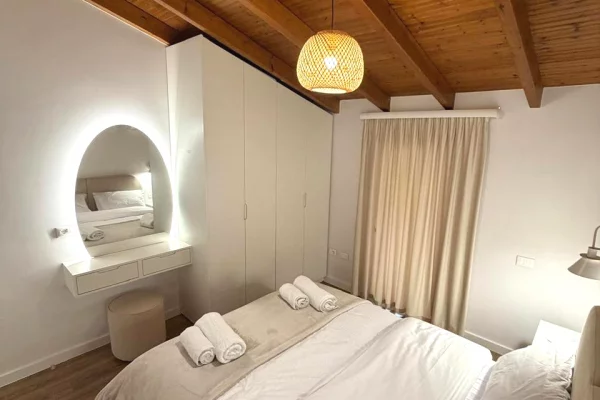 Shtepi me qera Vila Luksoze ne Tirane, 1+1, Mobilimi E mobiluar, Pagesa 85,000  Leke.