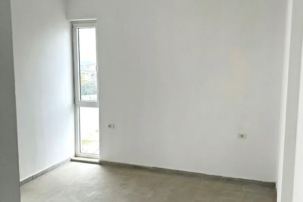 Shtepi me qera 2+1 ne Tirane - 40,000 Leke