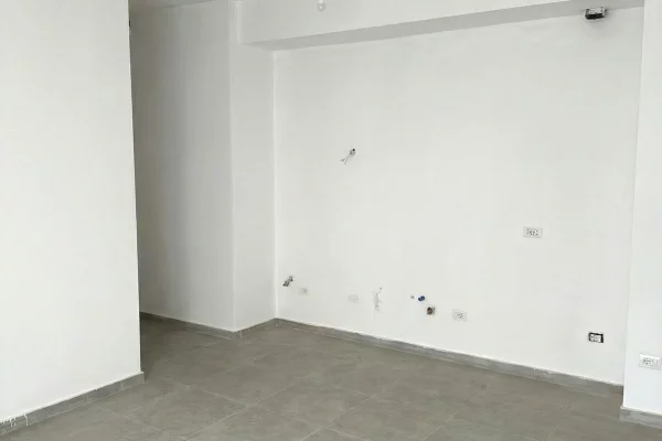 Shtepi me qera 2+1 ne Tirane - 40,000 Leke