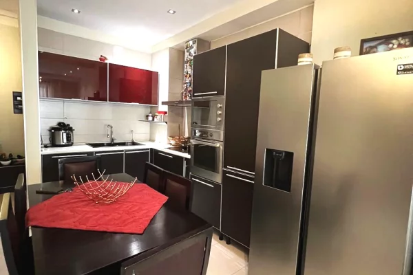 Shtepi me qera Apartament ne Tirane, 2+1, Mobilimi E mobiluar, Pagesa 65,000  Leke.