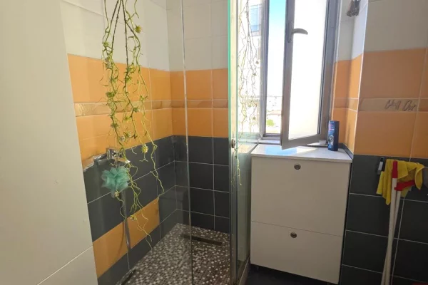 Shtepi me qera Apartament ne Tirane, 2+1, Mobilimi E mobiluar, Pagesa 65,000  Leke.