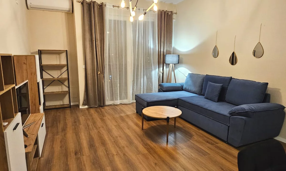 Shtepi me qera Apartament ne Tirane, 2+1, Mobilimi E mobiluar, Pagesa 700  Euro.