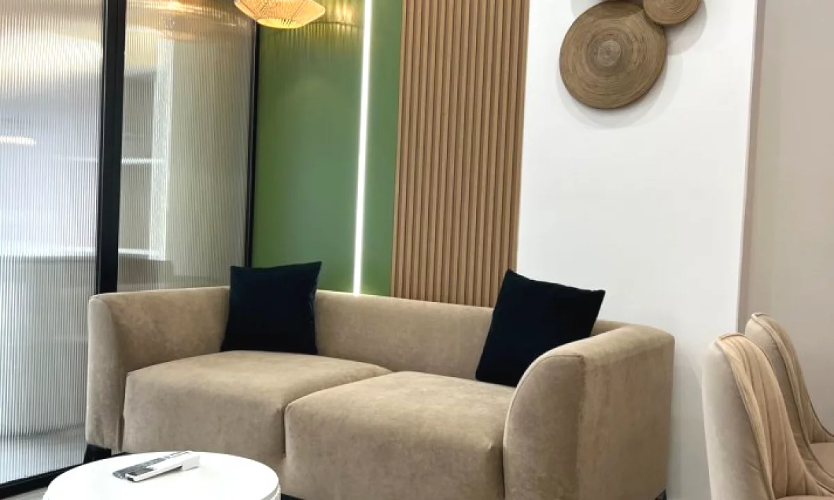 Shtepi me qera Apartament ne Tirane, 2+1, Mobilimi E mobiluar, Pagesa 80,000  Leke.