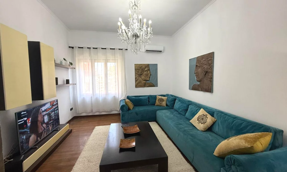 Shtepi me qera Apartament ne Tirane, 2+1, Mobilimi E mobiluar, Pagesa 1,200  Euro.