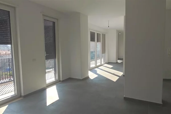 Business Property for Rent 3+1 in Tirana - 2,500 Euro