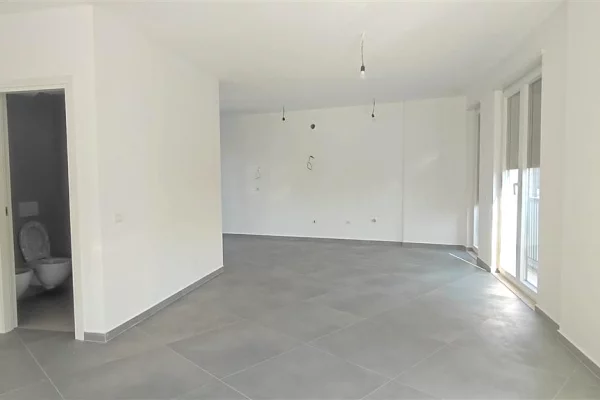 Business Property for Rent 3+1 in Tirana - 2,500 Euro