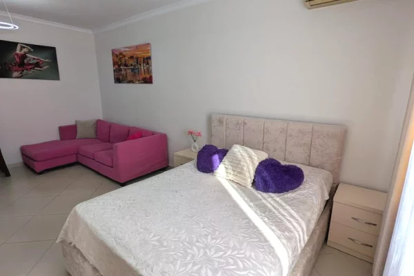 Shtepi me qera Apartament ne Tirane, Garsoniere, Mobilimi E mobiluar, Pagesa 50,000  Leke.