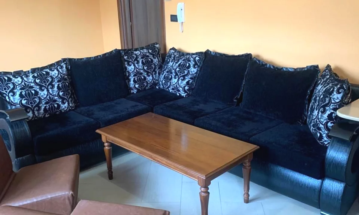 Shtepi me qera Vila Luksoze ne Tirane, 2+1, Mobilimi E mobiluar, Pagesa 50,000  Leke.