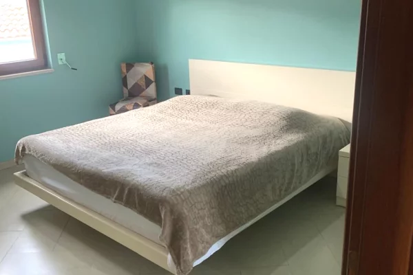 Shtepi me qera Vila Luksoze ne Tirane, 2+1, Mobilimi E mobiluar, Pagesa 50,000  Leke.