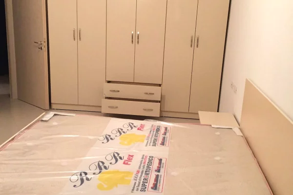 Shtepi me qera Apartament ne Tirane, 2+1, Mobilimi E mobiluar, Pagesa 50,000  Leke.