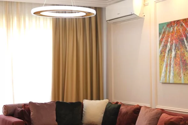 Shtepi me qera 2+1 ne Tirane - 1,300 Euro