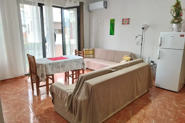 Shtepi me qera 1+1 ne Tirane - 50,000 Leke