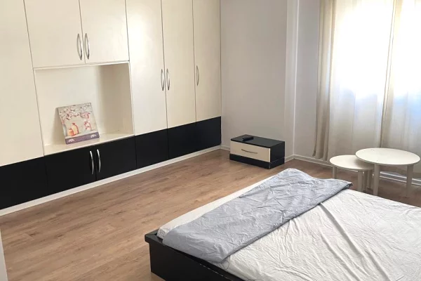 Shtepi me qera Apartament ne Tirane, 2+1, Mobilimi E mobiluar, Pagesa 400  Euro.