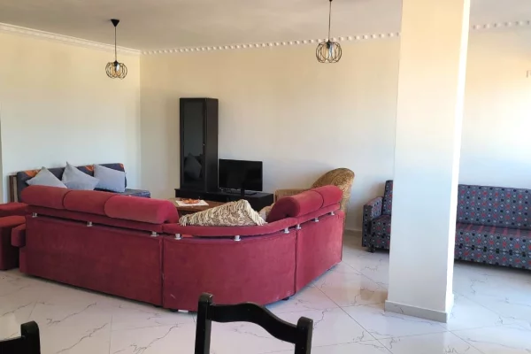 Shtepi me qera Apartament ne Tirane, 3+1, Mobilimi E mobiluar, Pagesa 65,000  Leke.