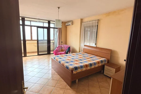 Shtepi me qera Apartament ne Tirane, 2+1, Mobilimi E mobiluar, Pagesa 700  Euro.