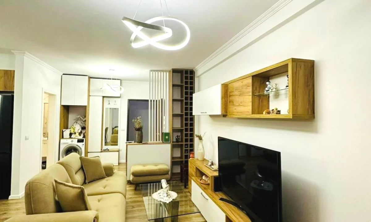 Appartamento in affitto a Tirana 1+1, Arredato