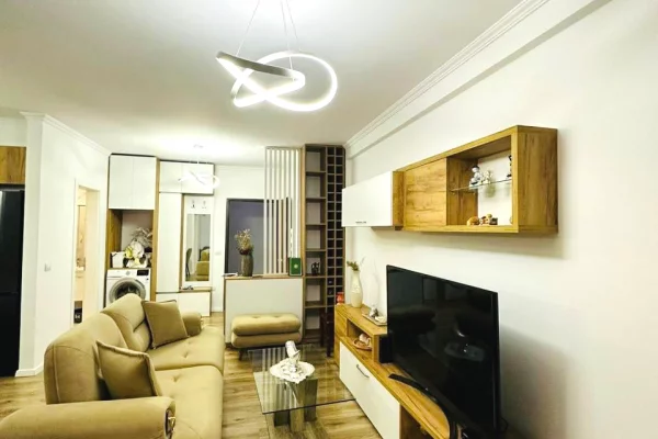 🏢Yzberisht prane Dea Caffe jepet me qera apartament 1+1,i mobiluar. 50,000Leke