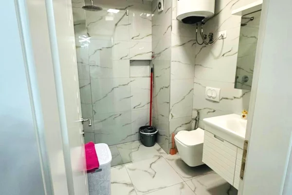 Appartamento in affitto a Tirana 1+1, Arredato